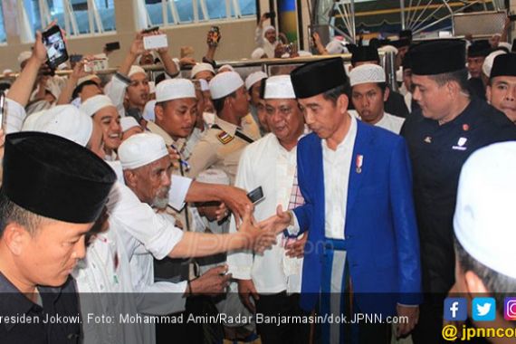 Jokowi Yakin Busana Muslim Indonesia Akan Mendunia - JPNN.COM