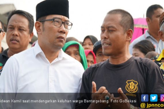 Uang 'Bau' Belum Cair, Warga Bantargebang Ngadu ke Kang Emil - JPNN.COM