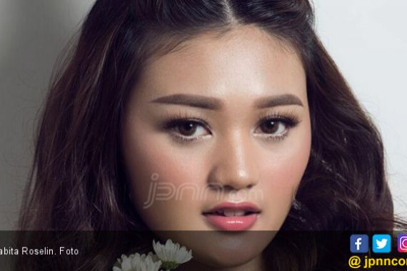 Terinpirasi LDR, Tabita Roselin Jajal Ciptakan Lagu - JPNN.COM