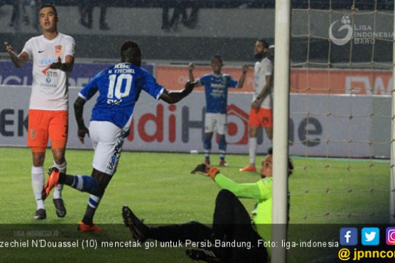 Brace Ezechiel Bawa Persib Bandung Menang 3-1 Atas Borneo FC - JPNN.COM