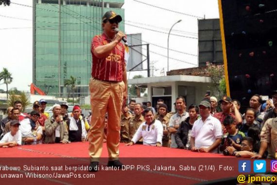 Prabowo: Gila Lu! Pimpinan Berdiri, Lu Malah Duduk dan Minum - JPNN.COM