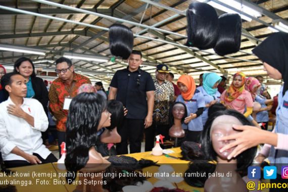 Jokowi Minta Diantar ke Pabrik Bulu Mata dan Rambut Palsu - JPNN.COM