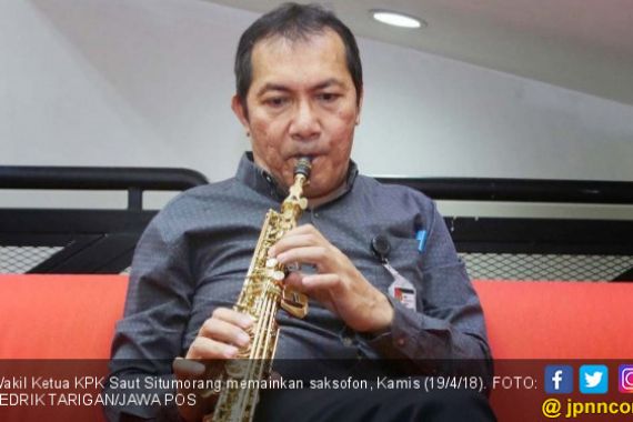 Saut Situmorang Main Saksofon Dianalisis secara Intelijen - JPNN.COM