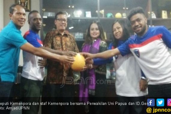 Kemenpora Lepas Delegasi Uni Papua Ikuti Sport Visitor di AS - JPNN.COM