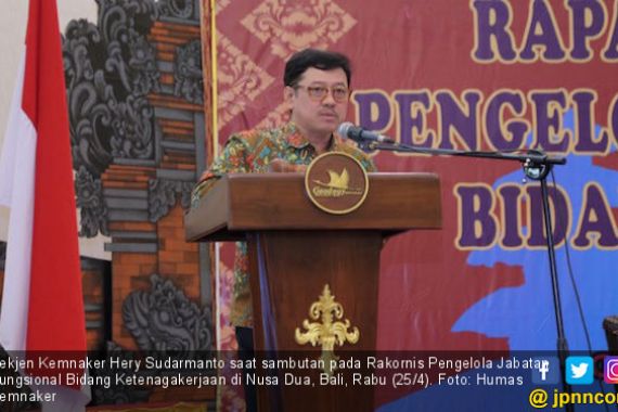 PNS Fungsional Kemnaker Siap Menghadapi Revolusi Industri - JPNN.COM