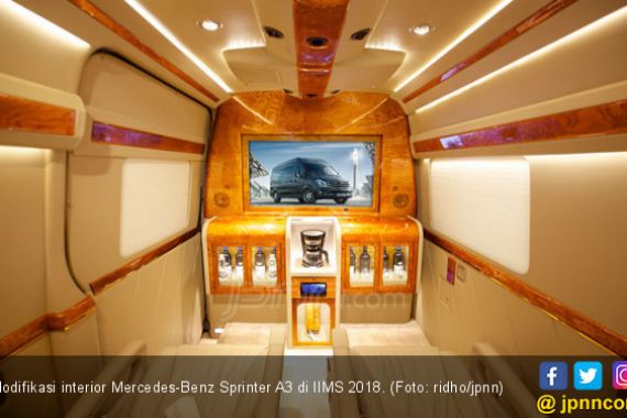 Interior Mercedes-Benz Sprinter A3 Bak Kamar Hotel Bintang 7 - JPNN.COM