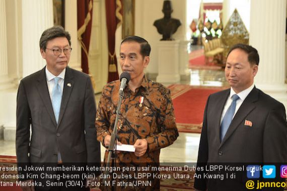 Jokowi Dukung Proses Perdamaian antara Korsel dan Korut - JPNN.COM