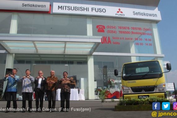 Sopir Truk Cilegon Lebih Mudah ke Diler Mitsubishi Fuso - JPNN.COM