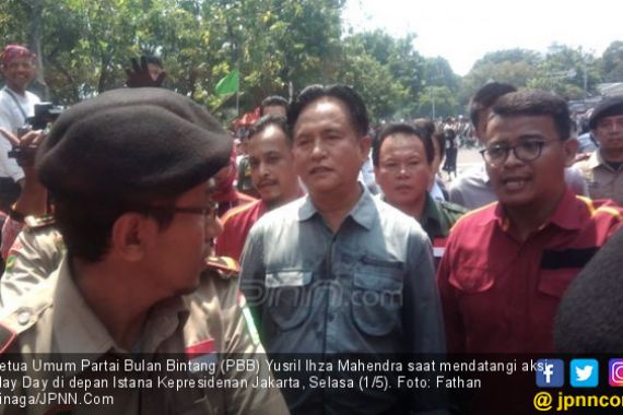 Yusril Ingatkan Jokowi Berpihak ke Buruh Lokal ketimbang TKA - JPNN.COM