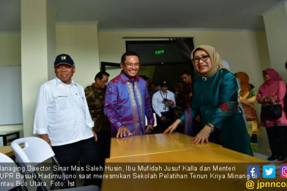 Sinar Mas Dukung Pelestarian Songket Khas Lintau - JPNN.COM