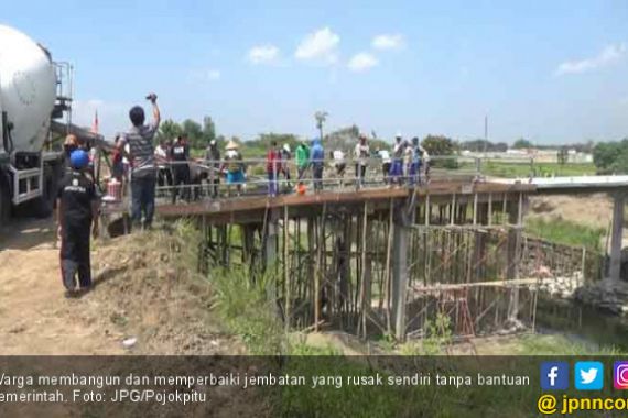 Warga Terpaksa Kumpul Dana Sendiri demi Bangun Jembatan - JPNN.COM