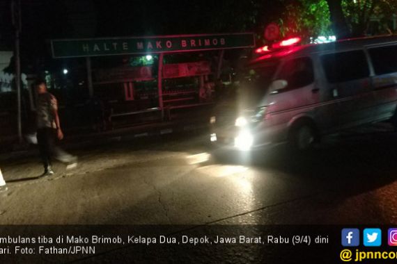 Ambulans Masuk Mako Brimob, Senjata Dikokang - JPNN.COM