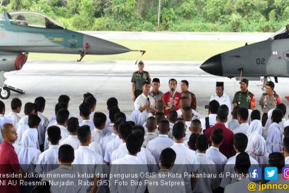 Jokowi Mengajak Pengurus OSIS untuk Bijak Gunakan Medsos - JPNN.COM