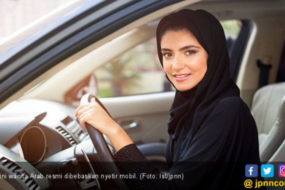 24 Juni, Wanita Arab Resmi Bebas Nyetir Mobil dan Motor - JPNN.COM