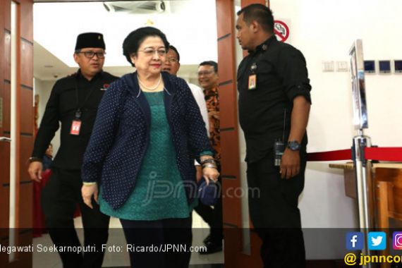 Pengin Tahu Perasaan Bu Megawati Lihat Jokowi Bertemu Prabowo? - JPNN.COM