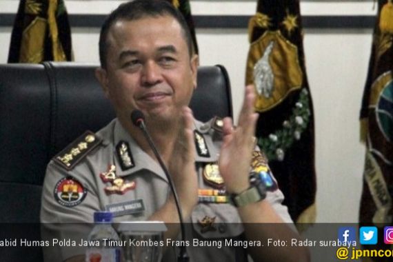 Truk Brimob Pembawa Personel Penjaga Kunjungan Jokowi Celaka - JPNN.COM