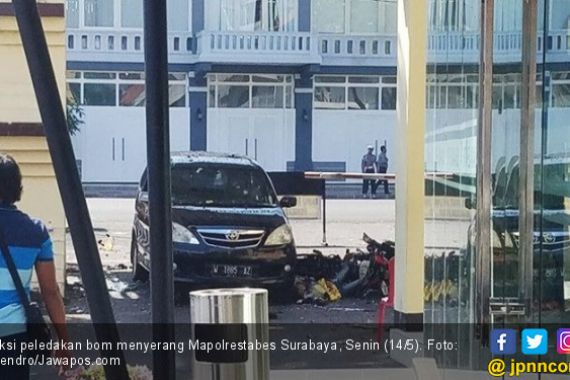 Bom Bunuh Diri Serang Mako Polrestabes Surabaya - JPNN.COM