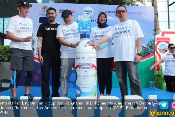 KLHK Dukung Langkah Danone - Aqua Kembangkan Smart Drop Box - JPNN.COM