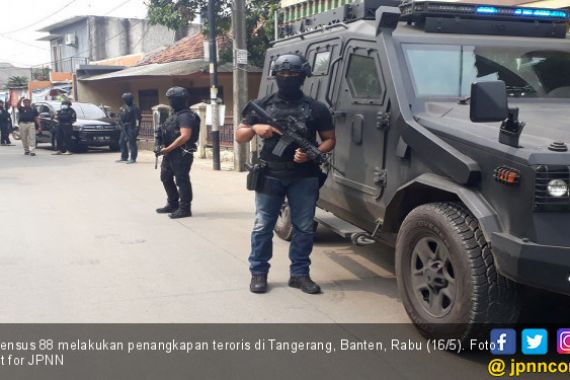 Gunakan Persuasi, Densus 88 Bekuk Tiga Teroris di Tangerang - JPNN.COM