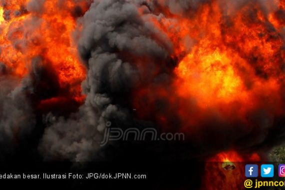 Ledakan Dahsyat, Mapolsek Giligenting Hancur - JPNN.COM