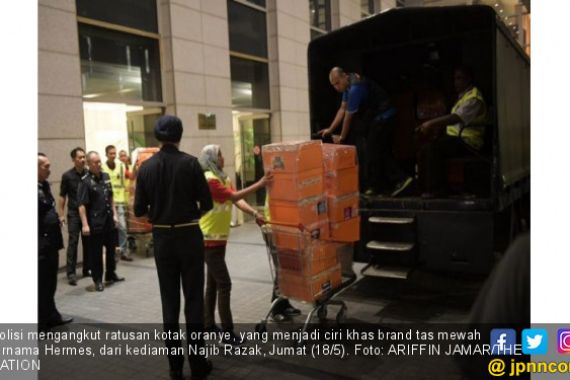 Polisi Malaysia Sita Ratusan Tas Hermes Nyonya Najib - JPNN.COM