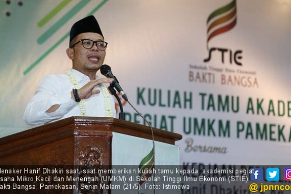 Menaker Kunjungi Industri Pengolahan Tembakau di Pamekasan - JPNN.COM