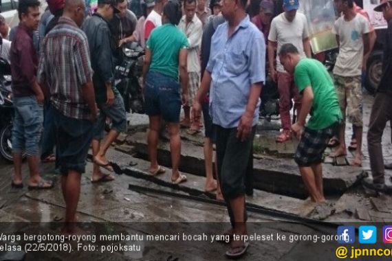 Bocah Laki-laki Hilang Terseret Arus di Gorong-gorong - JPNN.COM