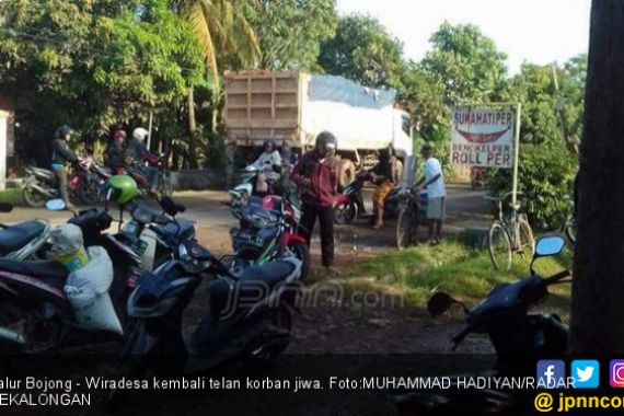 Mahasiswi Tewas, Warga Blokir Akses Truk Proyek Tol - JPNN.COM