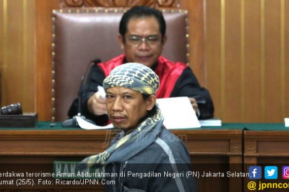 Baca Pleidoi, Aman Abdurrahman Tantang Hakim Bersengketa - JPNN.COM