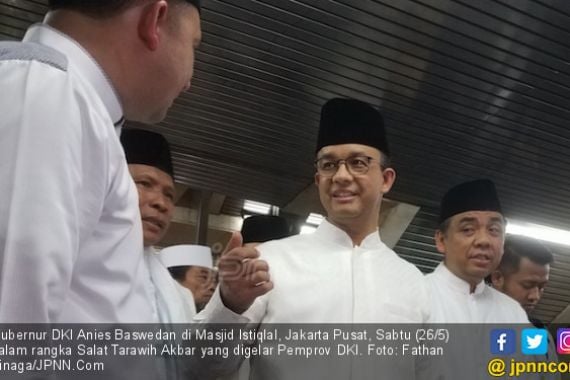 Konon Jemaah Tarawih Akbar Bareng Anies Hingga 60 Ribu Orang - JPNN.COM