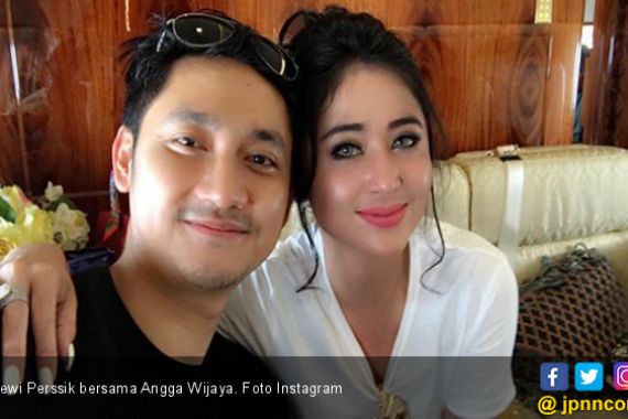 Final Piala Dunia 2018, Dewi Perssik Taruhan dengan Suaminya - JPNN.COM