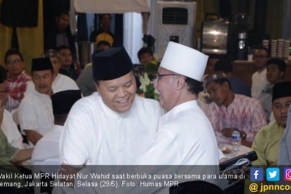 Hidayat Nur Wahid: Umat Islam Harus Terlibat Politik - JPNN.COM