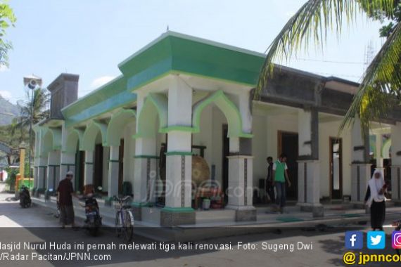 Sejarah Unik Masjid Tiban, Bikin Penasaran Banyak Orang - JPNN.COM