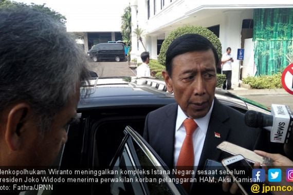 Jokowi Terima Aksi Kamisan, Wiranto Cabut dari Istana - JPNN.COM