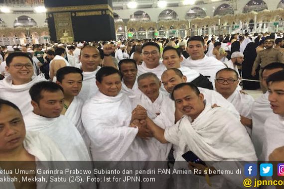 Prabowo, Amien Rais dan Ketum PA 212 Bertemu di Kakbah - JPNN.COM