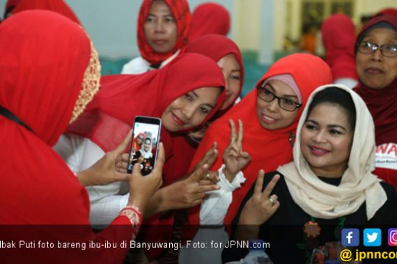 Mbak Puti Diserbu Pekerja Pabrik dan Ibu-Ibu di Banyuwangi - JPNN.COM