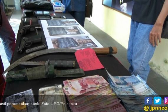 Gasak Uang Milik Nasabah di Cikarang, 2 Ditangkap 1 Masih DPO - JPNN.COM