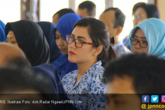 Jokowi Diserang Isu Gaji PNS Naik, Langsung Dibalas, Jleb! - JPNN.COM