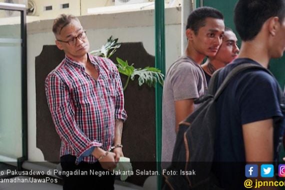 Dituntut 6 Tahun, Tio Pakusadewo Sebut Jaksa Salah Pasal - JPNN.COM