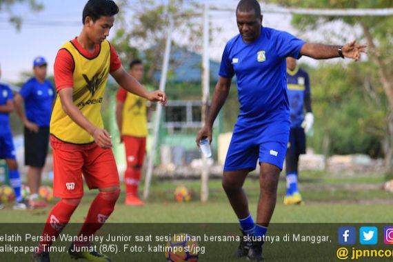 Wanderley Genjot Skuatnya Latihan Sore di Manggar - JPNN.COM