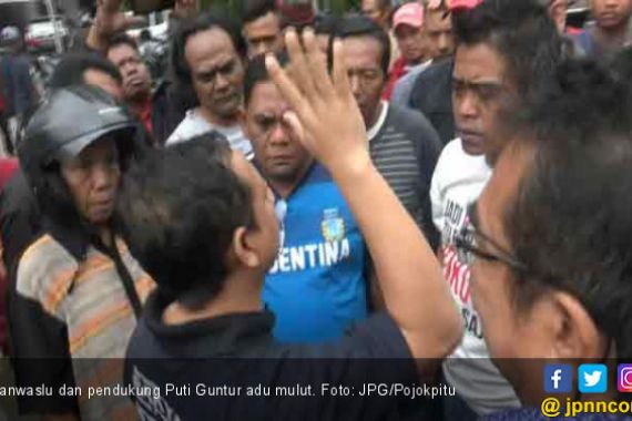 Panwaslu dan Pendukung Puti Adu Mulut karena Baliho Soekarno - JPNN.COM