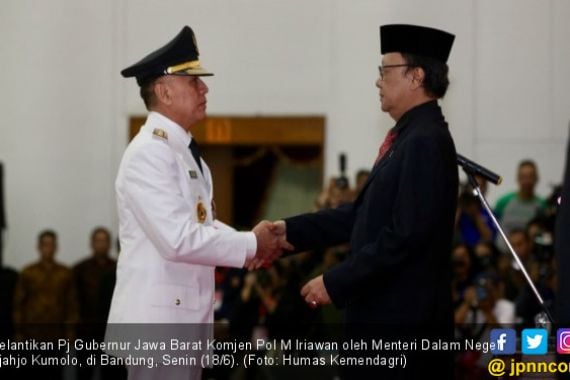Penunjukan Iwan Bule Jadi Polemik, Pak Jokowi Bilang Begini - JPNN.COM