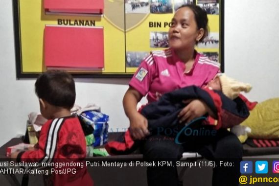 Putri Mentaya, Umur Sehari Hendak Diajak Mudik Naik Kapal - JPNN.COM