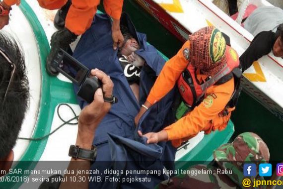 Dua Jasad Wanita Diduga Korban KM Sinar Bangun Ditemukan - JPNN.COM