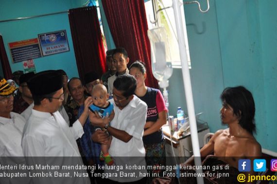 Mensos Serahkan Santunan pada Korban Keracunan Gas di Lombok - JPNN.COM