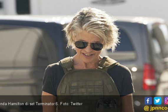 Linda Hamilton Kembali di Terminator 6, Menua Tetap Sangar - JPNN.COM
