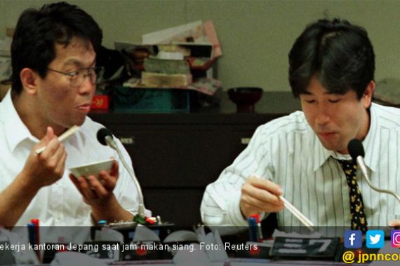 Korupsi Waktu, Pegawai Negeri Dihukum Potong Gaji - JPNN.COM