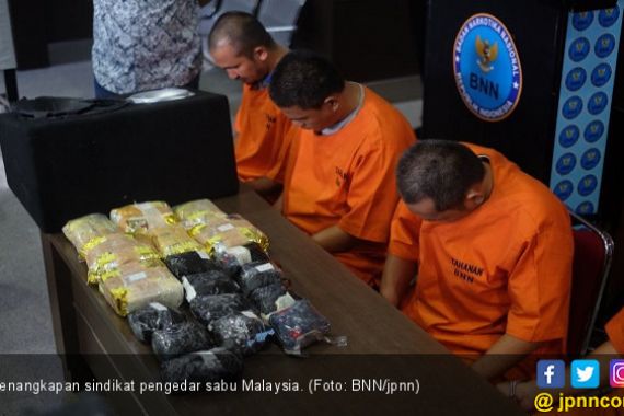 Bea Cukai dan BNN Ringkus 4 Sindikat Pengedar Sabu Malaysia - JPNN.COM