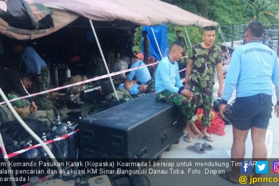 Bantu SAR di Danau Toba, TNI AL Menerjunkan 2 Tim Kopaska - JPNN.COM