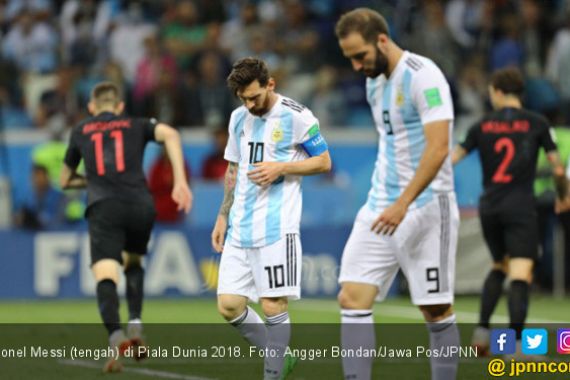Piala Dunia 2018: Legenda Argentina Bandingkan Messi dan CR7 - JPNN.COM